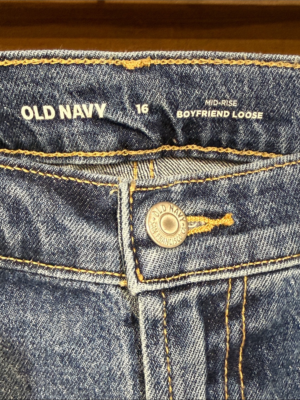 Old Navy Mid-rise Boyfriend Loose Jeans - Picture 4 of 6